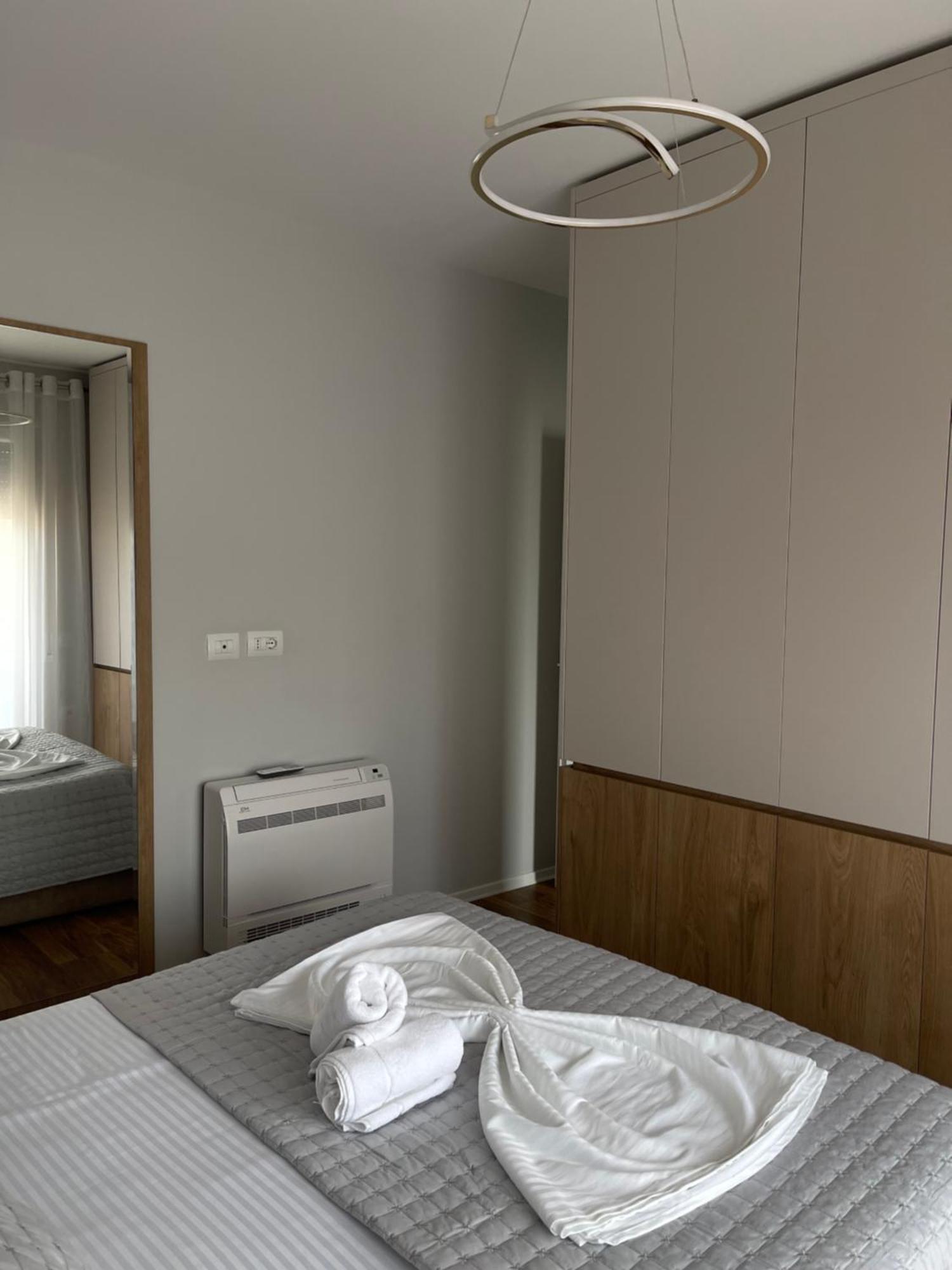 New Bazaar, Grand Apartment ティラナ エクステリア 写真